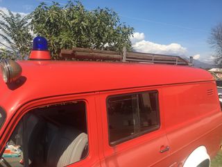 Ford Transit 1975-thumb-4