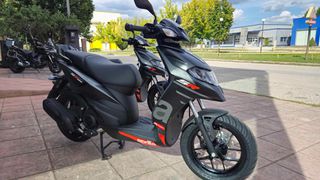 Aprilia SR 125 2026-thumb-2