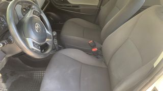 Toyota Yaris 2018-thumb-6