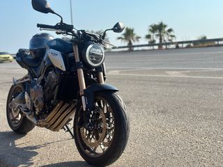 Honda CB 650 2023 CB650R-thumb-1