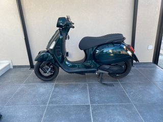 Piaggio Vespa GTS 300 '21 RACING SIXTIES