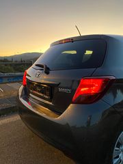 Toyota Yaris 2016-thumb-11