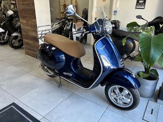 Piaggio Vespa GTS 300 '22 GTS