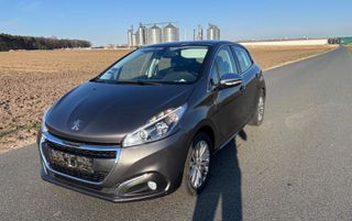 Peugeot 208 2019 1.2 PureTech Signature-thumb-2