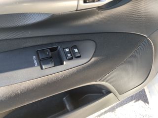 Toyota Auris 2011 euro5-thumb-11