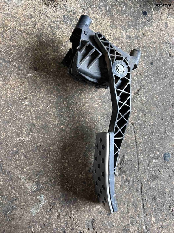 ΠΕΤΑΛ ΓΚΑΖΙΟΥ OPEL ASTRA H GTC 2004-2010 24427004