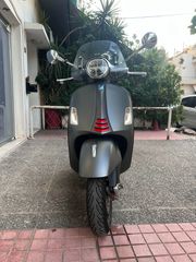 Piaggio Vespa GTS 300 '22