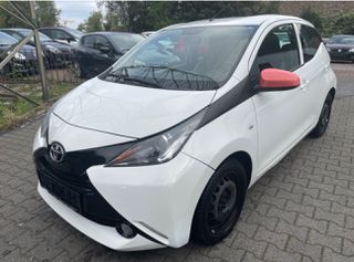 Toyota Aygo (X) '17 VVTi X Play