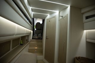 Technohull 2024 OMEGA 47 2X440HP VOLVO PENTA DIESEL ΚΑΙΝΟΥΡΓΙΟ-thumb-31