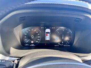Volvo XC 60 2020-thumb-2