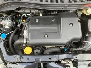 Suzuki Swift 2005 DDIS 1.3 DIESEL TURBO-thumb-8