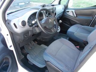 Citroen Berlingo 2011-thumb-17