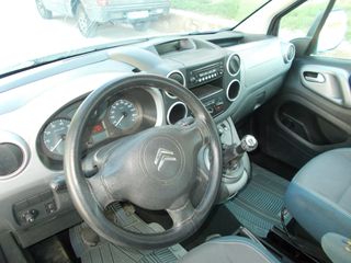 Citroen Berlingo 2011-thumb-18