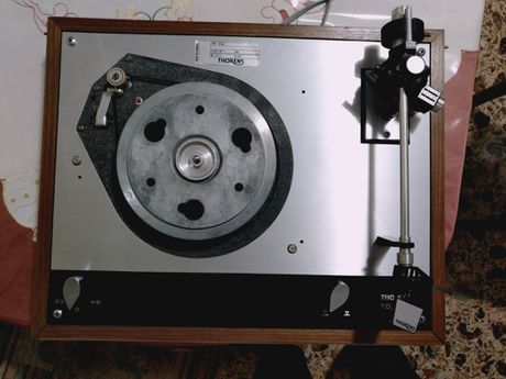 ΠΙΚΑΠ  THORENS TD 160