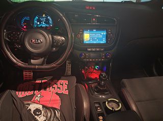 Kia Ceed / cee'd 2015 GT-thumb-25