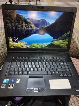 ΠΩΛΕΙΤΑΙ LAPTOP TOSHIBA