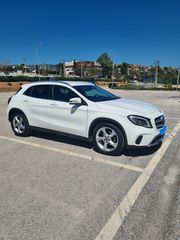 Mercedes-Benz GLA 200 '19 URBAN AUTOMATIC