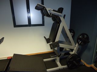 Μηχάνημα (Front Squat-Hack Squat)-thumb-2