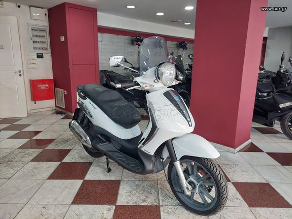 Piaggio Beverly 300i Tourer '10