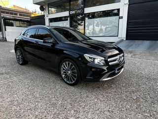 Mercedes-Benz GLA 180 '16 Mercedes-Benz GLA 180 2016 d Urban