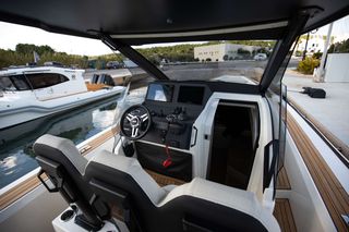Technohull 2024 Omega 47-thumb-5