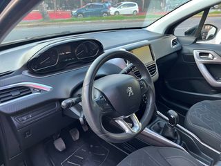 Peugeot 2008 2014 allure 1.2-thumb-5