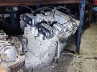 κινητηρας GSX 750-thumb-1