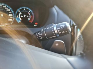 Jaguar F-Pace 2017 20d R-Sport AWD-thumb-87