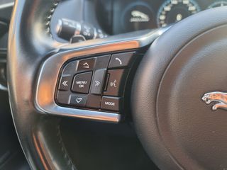 Jaguar F-Pace 2017 20d R-Sport AWD-thumb-56