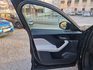Jaguar F-Pace 2017 20d R-Sport AWD-thumb-28