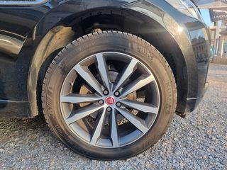 Jaguar F-Pace 2017 20d R-Sport AWD-thumb-24