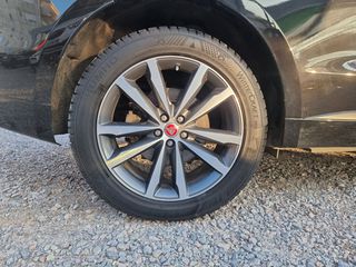 Jaguar F-Pace 2017 20d R-Sport AWD-thumb-22