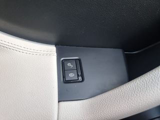 Jaguar F-Pace 2017 20d R-Sport AWD-thumb-95
