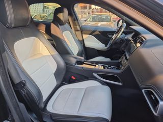 Jaguar F-Pace 2017 20d R-Sport AWD-thumb-40