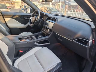 Jaguar F-Pace 2017 20d R-Sport AWD-thumb-39