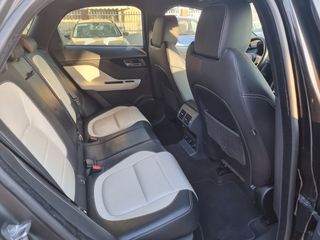 Jaguar F-Pace 2017 20d R-Sport AWD-thumb-47
