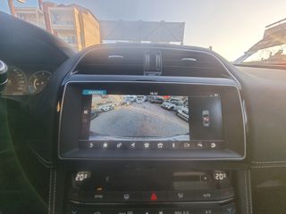 Jaguar F-Pace 2017 20d R-Sport AWD-thumb-72