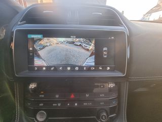 Jaguar F-Pace 2017 20d R-Sport AWD-thumb-70