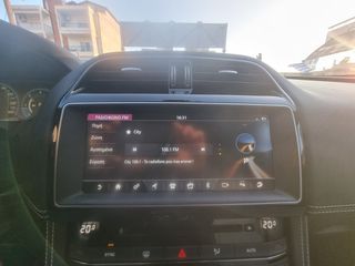 Jaguar F-Pace 2017 20d R-Sport AWD-thumb-73