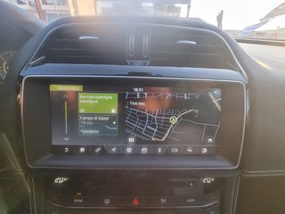 Jaguar F-Pace 2017 20d R-Sport AWD-thumb-75