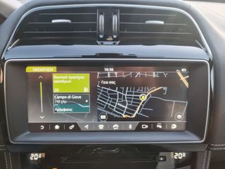 Jaguar F-Pace 2017 20d R-Sport AWD-thumb-84