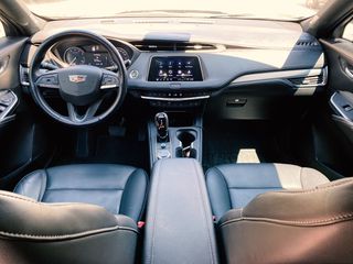 Cadillac XT4 2022 Premium Luxury-thumb-5