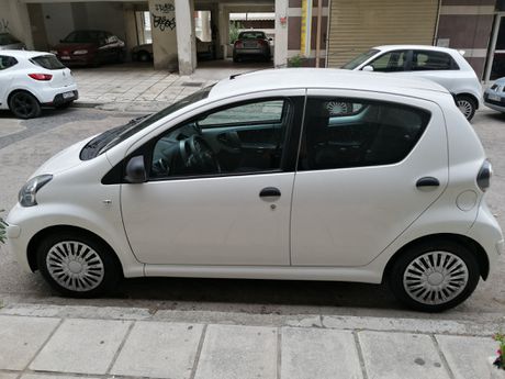 Toyota Aygo '11 AYGO 1.0 5θ Ατρακάριστο! Σε πολύ καλή κατάσταση!