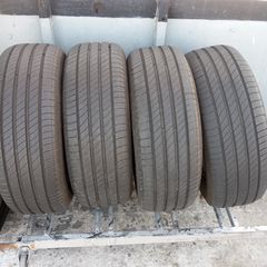 4 Ελαστικά 215/60R16 Michelin DOT(0522)!! Σέ άριστη κατάσταση 150€