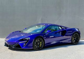 McLaren Artura 2024-thumb-8