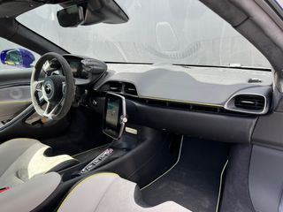 McLaren Artura 2024-thumb-23