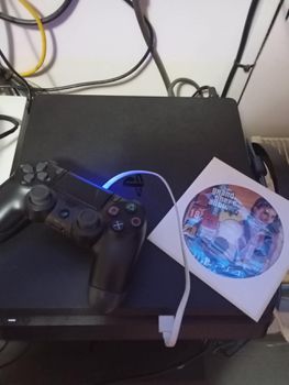 PS4 SLIM 1ΚΟΝΤΡΟΛ 1 ΠΑΙΧΝΙΔΙ ΚΟΜΠΛΕ ΚΑΛΩΔΙΑ ΣΕ ΑΡΙΣΤΗ ΚΑΤΑΣΤΑΣΗ.ΩΡΕΣ ΛΕΙΤΟΥΡΓΙΑΣ ΛΙΓΕΣ.