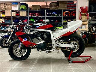 Suzuki GSX-R 750 1989 Suzuki GSXR 750 / 89’