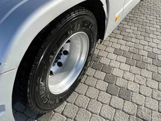Volvo 2004 FH12-thumb-20