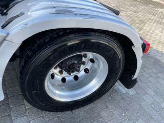Volvo 2004 FH12-thumb-27
